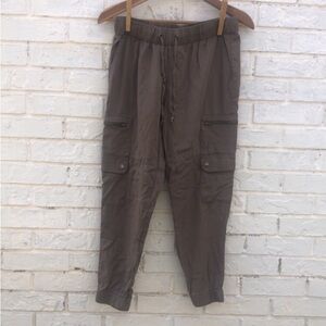 Women’s Banana Republic Cargo Pants